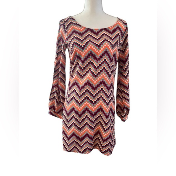 Signature Dresses & Skirts - Womens BOHO Mini Shift Dress Medium Orange Chevron Slit Sleeve